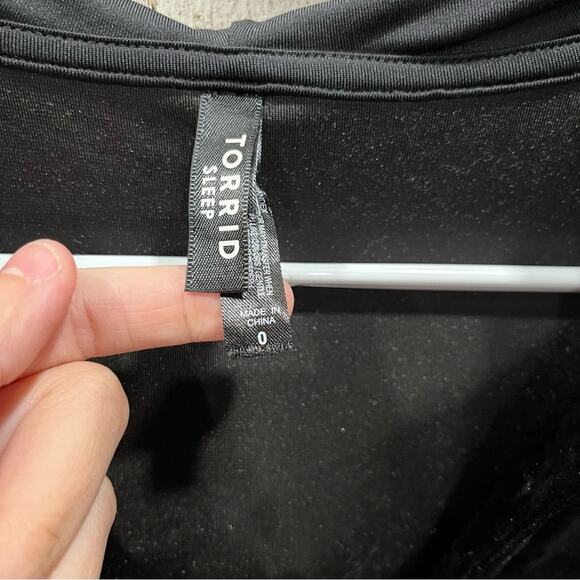 Torrid Velour Hooded Long Sleeve Mini Lounge Gown Deep Black 0 FLAW - Picture 3 of 7